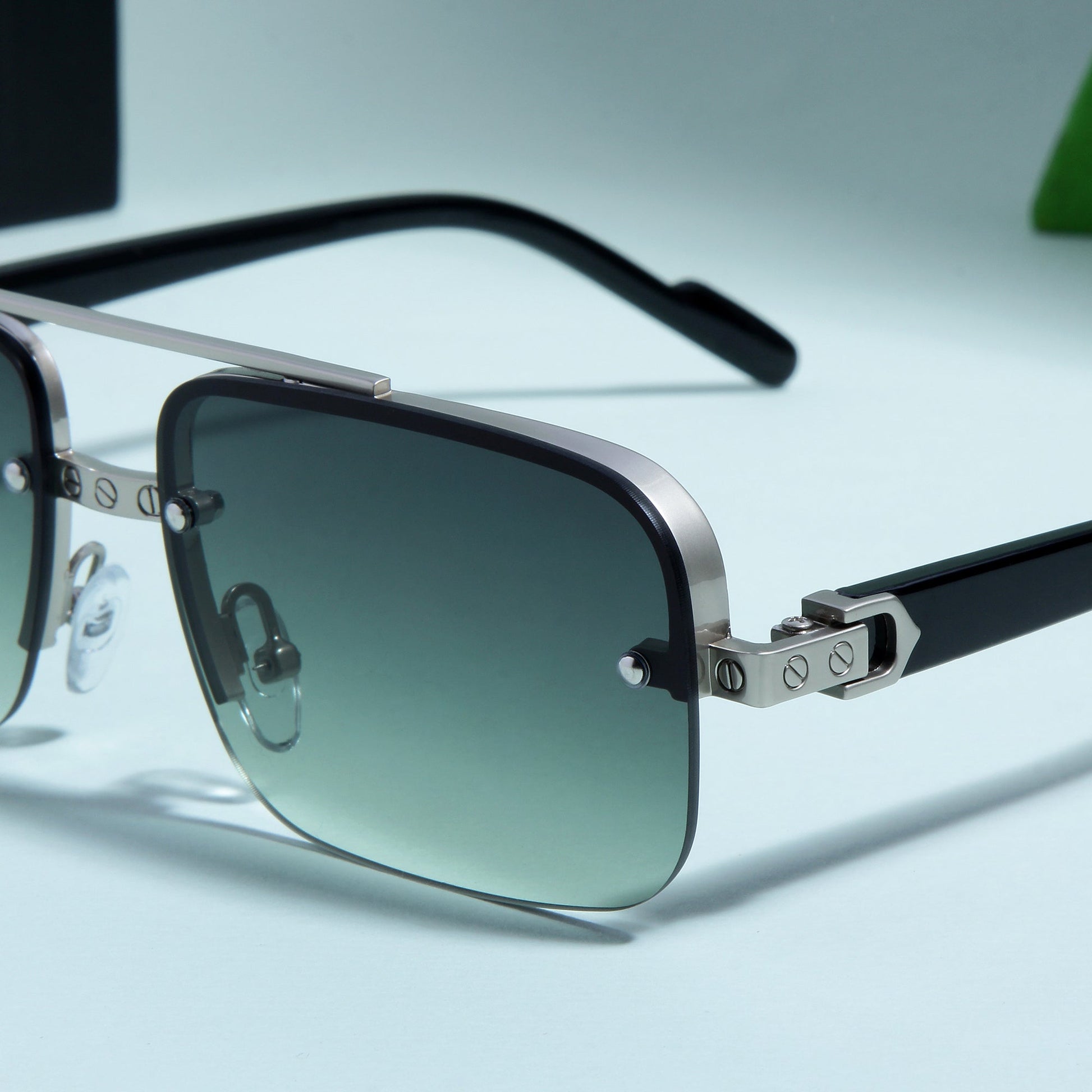 SP2317 Black and Green Gradient Rectangle Sunglasses